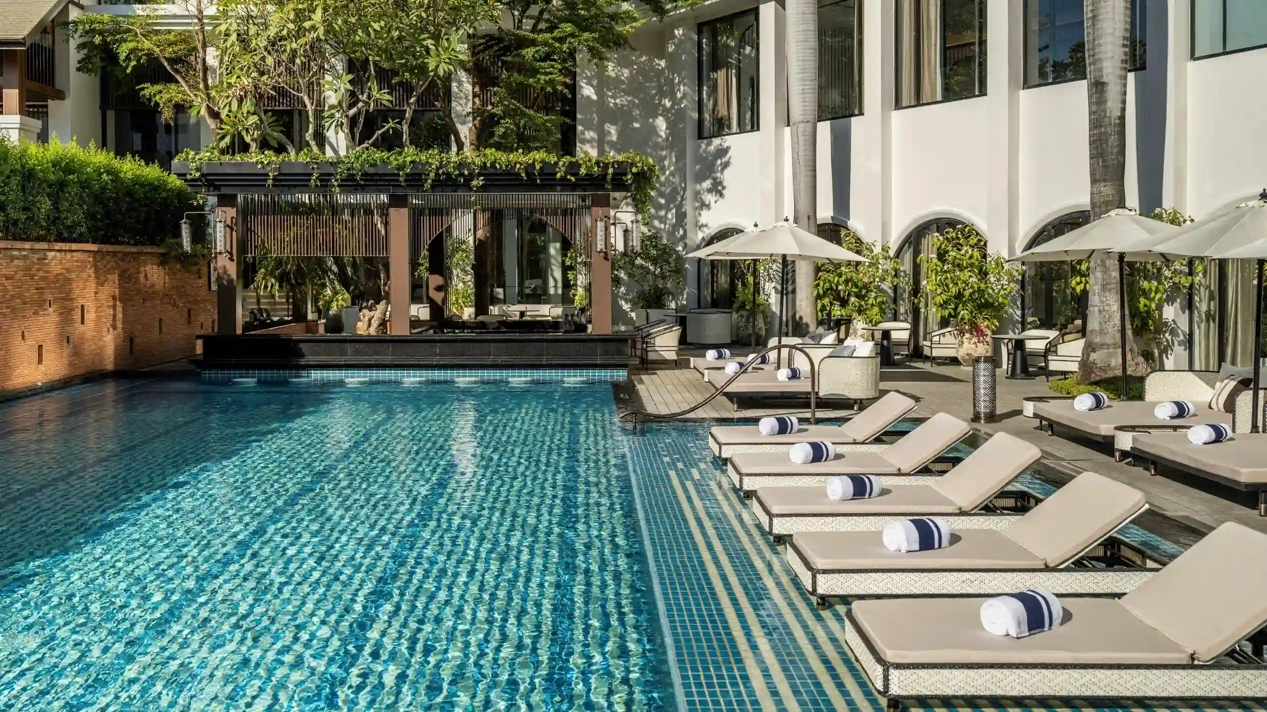 luxury outdoor furniture